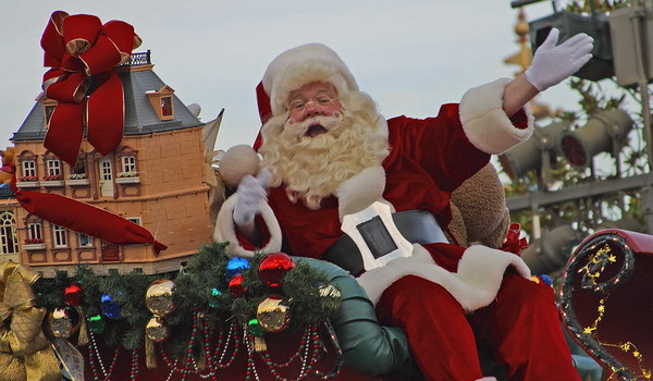 Furturile din magazine in perioada Craciunului ar putea atinge un nivel record in Marea Britanie