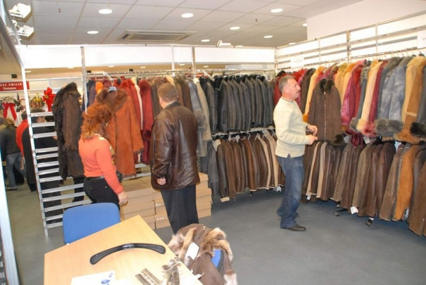 E timpul cumparaturilor. S-a deschis Targul Producatorilor, in Bucuresti