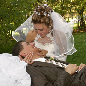 Si-a parasit sotul pentru un barman, chiar in noaptea nuntii