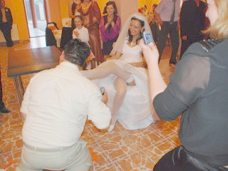 La InfoPro s-a ales cea mai haioasa mireasa!