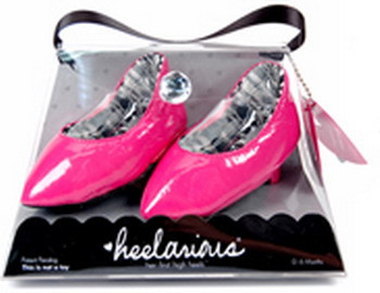 Pantofi cu toc pentru bebelusi, cumpara cineva?
