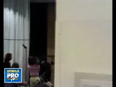 Borat alis Bruno a dat peste cap prezentarile de moda de la Milano