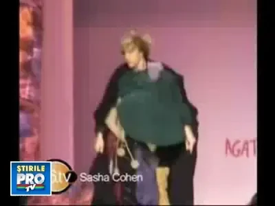 Pana la urma i-a iesit! Haos pe podiumul de la Milano