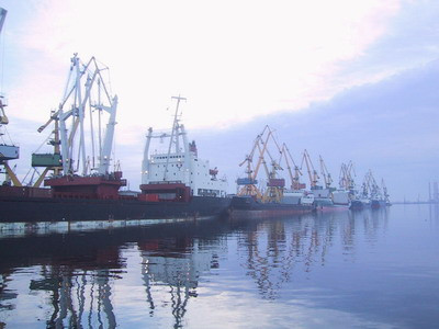 Porturile Constanta si Mangalia au fost inchise din nou, din cauza vantului