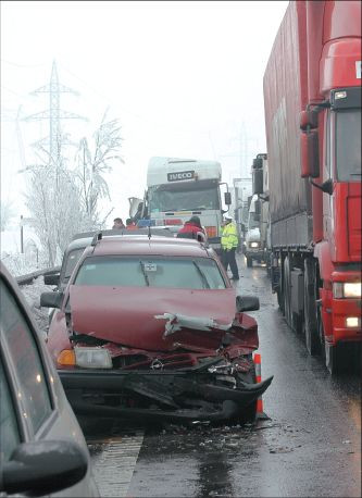 Accident tragic pe A1: un barbat a murit lovit de tir