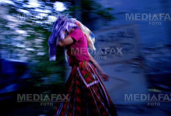 Fata de etnie roma, rapita de iubitul ei, care ii este si var primar!