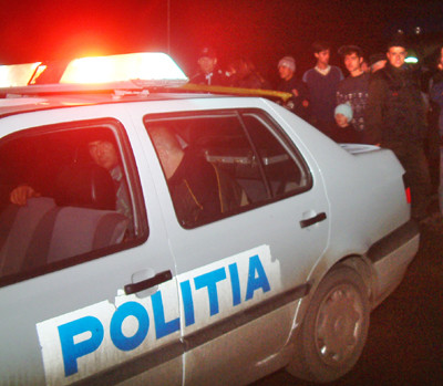 Zece persoane retinute de politisti dupa ce au jefuit mai multi batrani