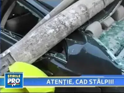 13_29_09_stalp_cazut