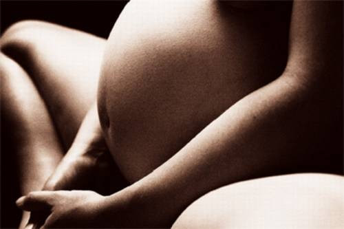 Iata al doilea barbat gravid: un bunic!