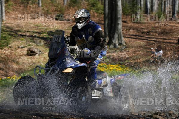 Bataie in noroi cu ATV-uri!