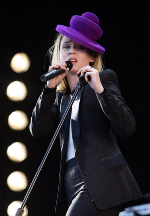 Roisin Murphy, imbracata de Rozalb de Mura
