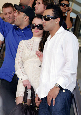 Britney Spears isi bombardeaza fostul cu SMS-uri!