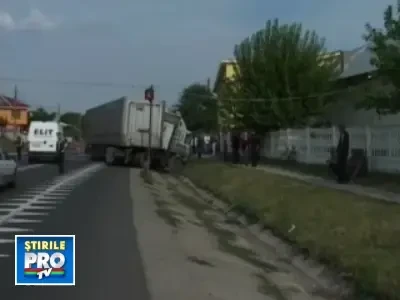 Pericol de explozie pe Drumul European 85, in dreptul localitatii Oreavu