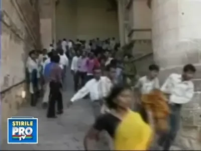 Carnagiu in India: cel putin 150 de morti intr-o busculada la un templu