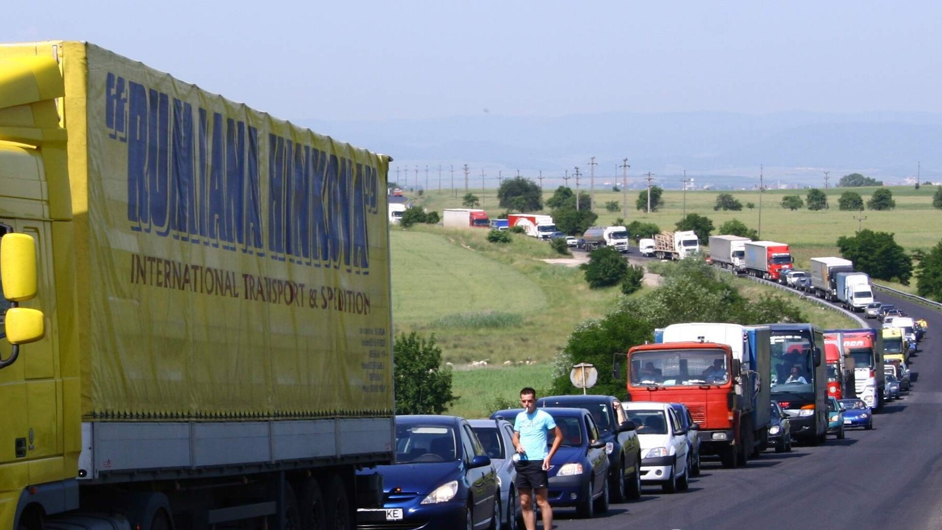 Cozi, claxoane si nervi: reteta asfaltarii valabila si la Sebes