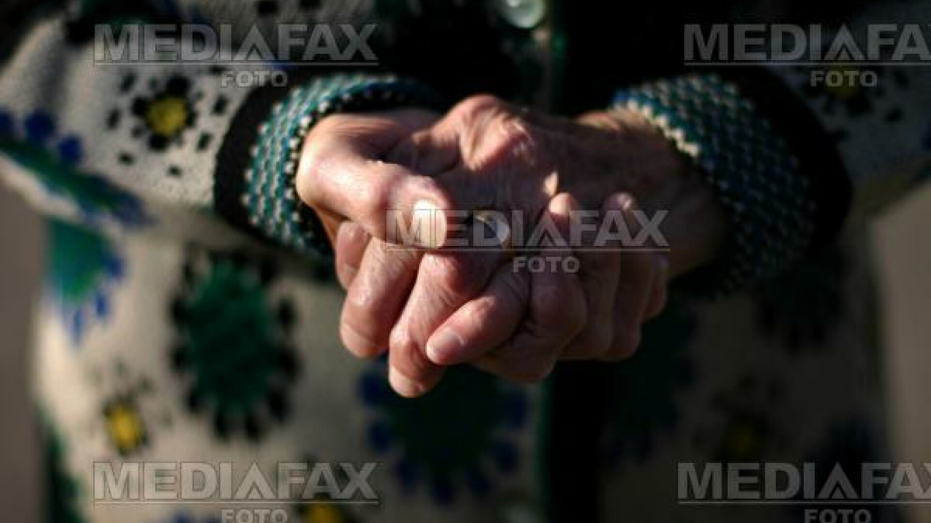 Batuta cu cruzime si sugrumata pentru 60 de lei!