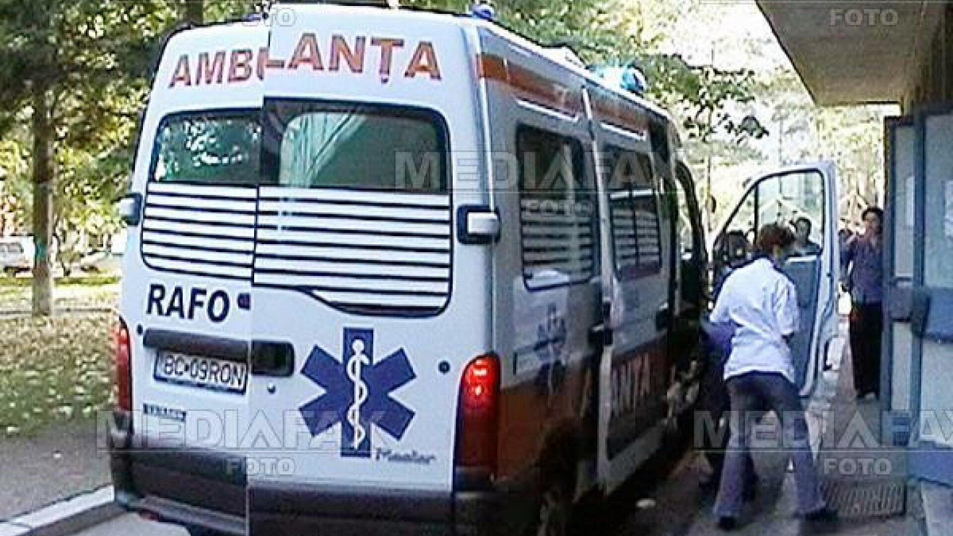 Viceprimarul din Moinesti, batut in scara blocului de doi necunoscuti!