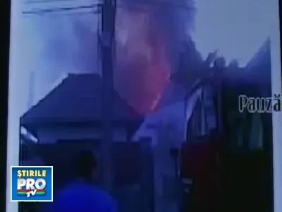 O fabrica de mobila a ars din temelii la Reghin