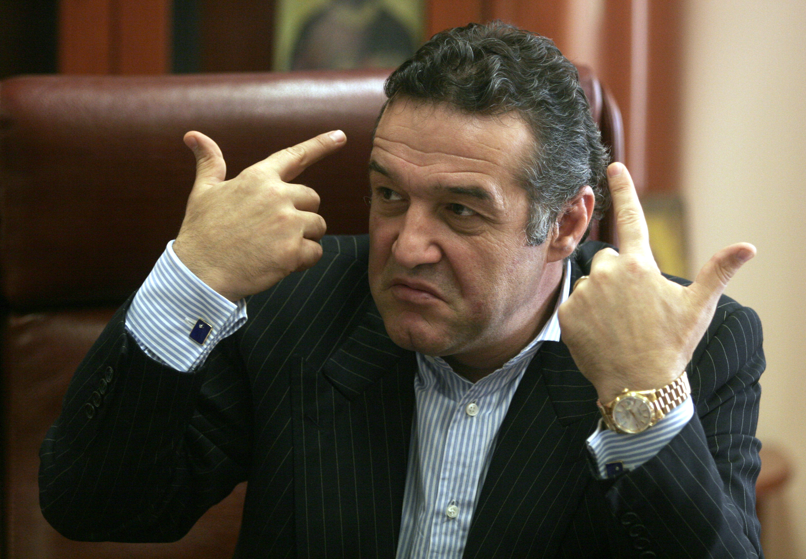 Vanghelie si Becali, colegi de banca la Facultatea de Drept