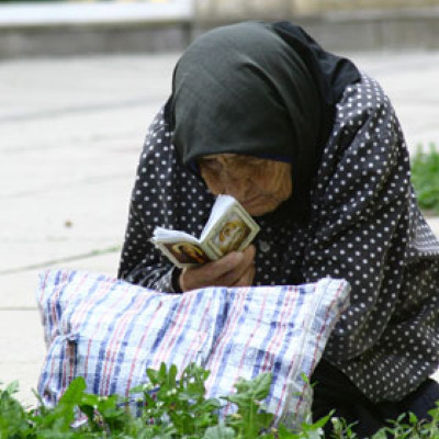 Daruri de la elevi pentru batranii singuri