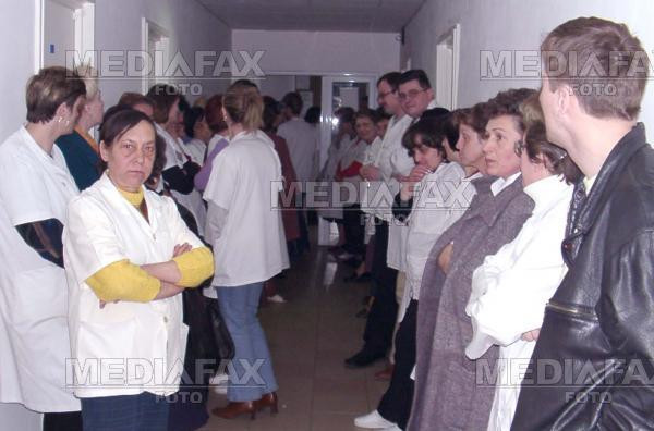 Asistentele Spitalului de Urgenta Buzau au protestat pentru salariile mici
