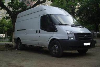 O camioneta furata din Italia, gasita de politistii hunedoreni