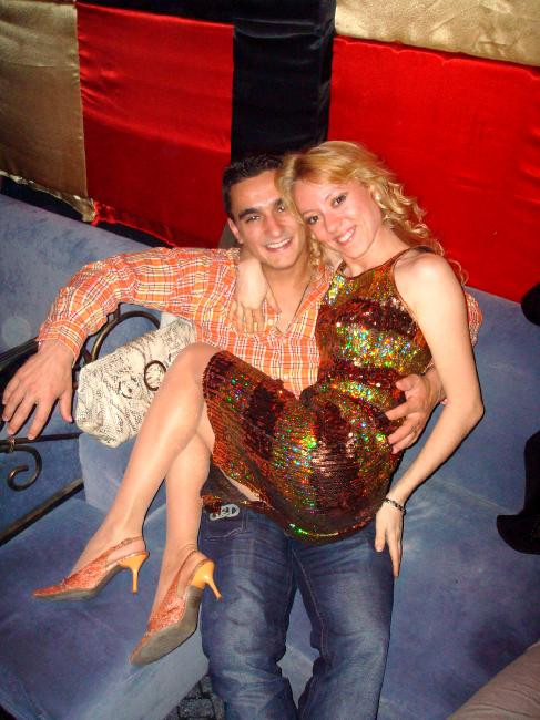 Iubita lui Marian Dragulescu se dezbraca pentru bani!