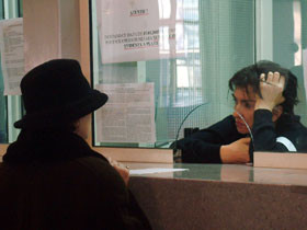 Functionarii romani, in varianta Stan si Bran. Greseala care a blocat conturile mai multor primarii