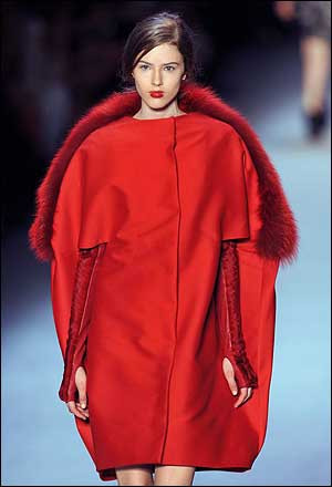 Explozie de feminitate si romantism la Saptamana Modei de la Paris