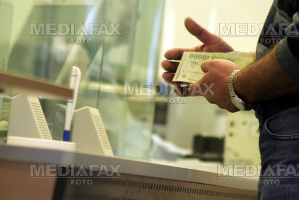 A ajuns in strada, dupa ce a garantat cu apartamentul un credit!