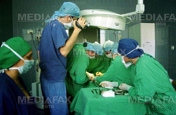 Pericol de moarte! Ata chirurgicala din China, contaminata cu bacterii!