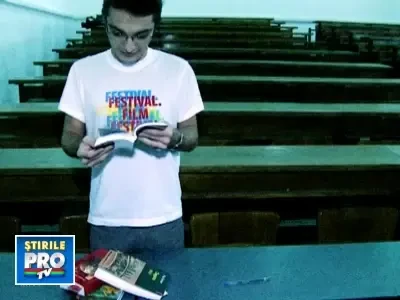 Portret: Un student grabit