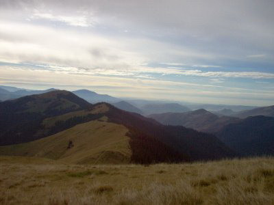 A murit lovindu-se de bolovani. O turista a cazut in muntii Retezat