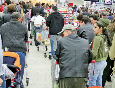 Vin vremuri grele! Caderea leului atrage scumpiri in lant