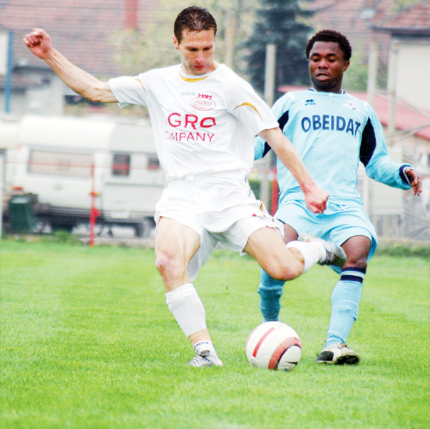 Trei jucatori de la FCM Targoviste, acuzati ca au batut un tanar de 19 ani