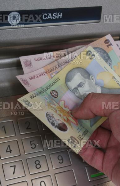 Craiova: a spart un bancomat, dar a fost prins dupa cateva sute de metri