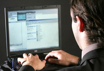 O femeie a pierdut TOT dupa ce s-a indragostit de "barbatul perfect". Ti se putea intampla si tie!