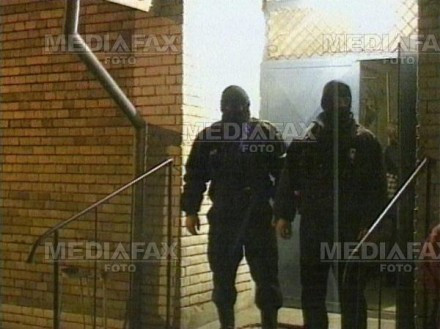 Razbunare cu bate, topoare si pistoale, intr-un bar din Dambovita