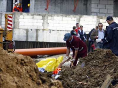 A murit la spital dupa ce un mal de pamant s-a surpat peste el