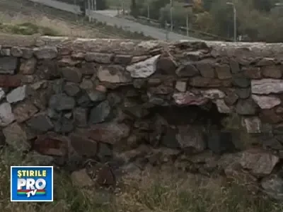 Se fura Castrul Roman de la Galati!