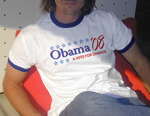 Impuscat la Londra pentru ca purta tricou cu chipul lui Barack Obama