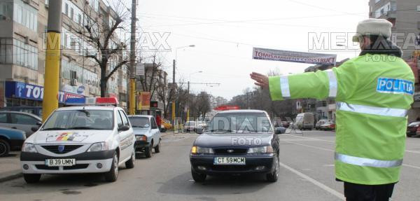 Vezi videoclipul de muzica populara in care apare politistul din Suceava!