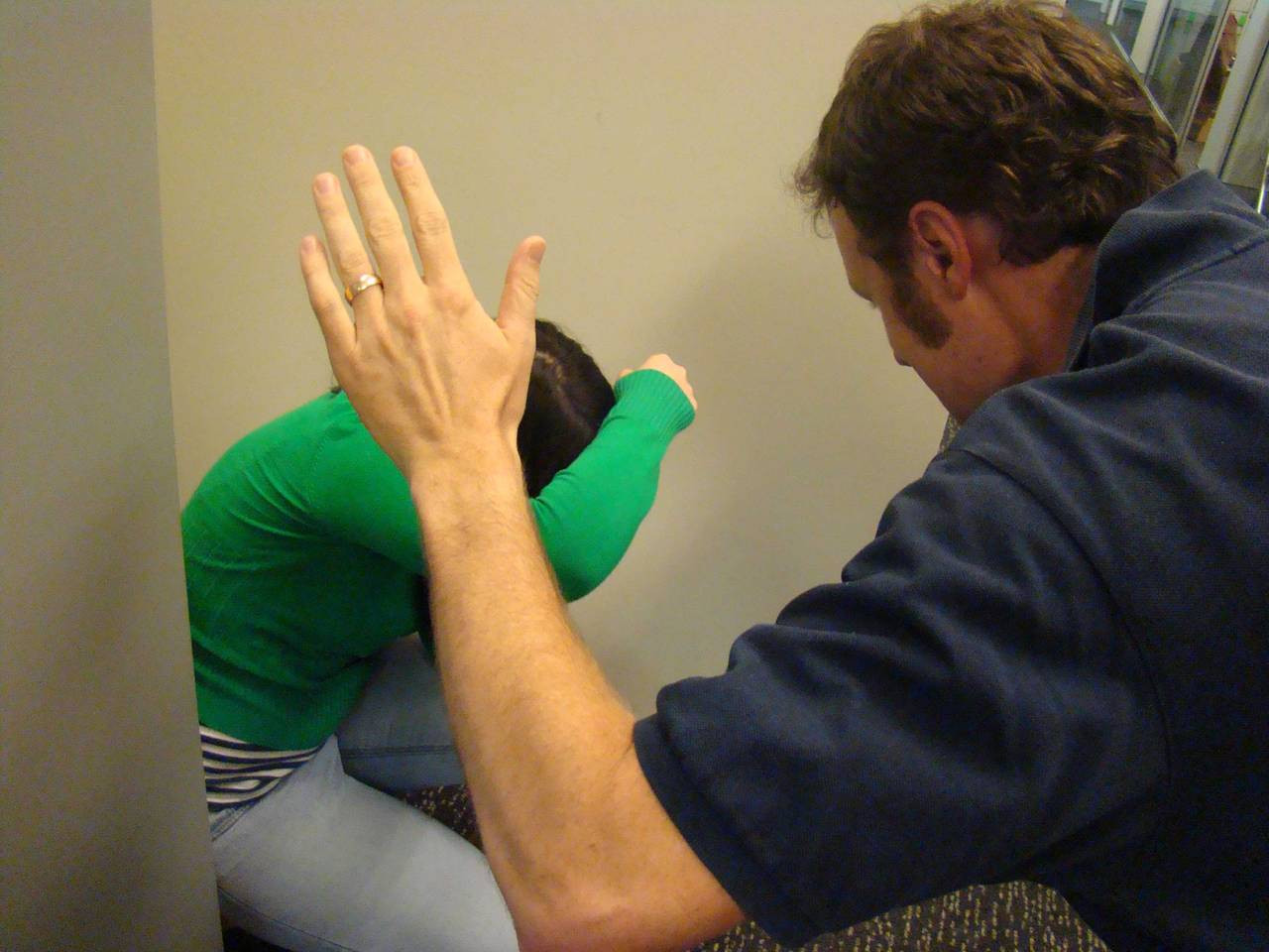 Un copil de 9 ani a ajuns cu oasele rupte la spital. Tatal care l-a batut: “Era obraznic”