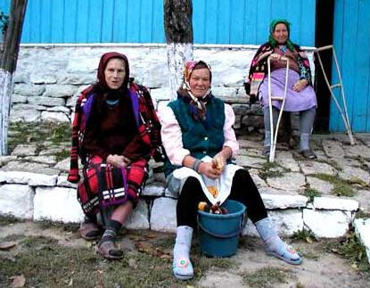 Tanar de 14 ani, impuscat de politisti dupa ce a jefuit doua batrane