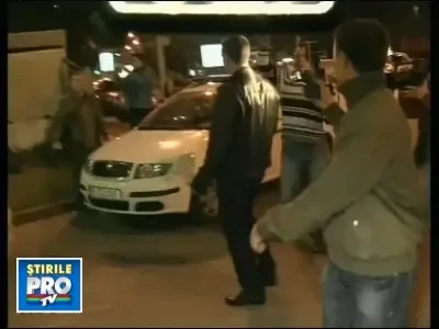 13urmarirebeta081008