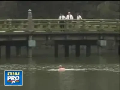 Un turist gol a terorizat politia japoneza!