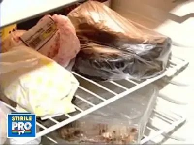 v_19_08_10_mancare_aruncata