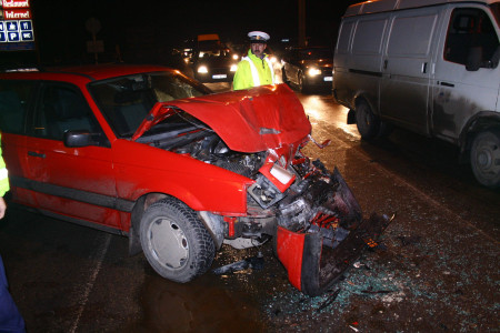 Accident grav produs de un functionar public. Un om a fost ranit