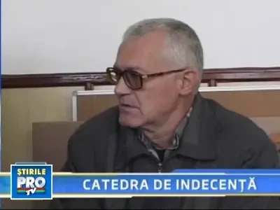 Profesor din Ploiesti, acuzat de catre elevele sale de propuneri indecente