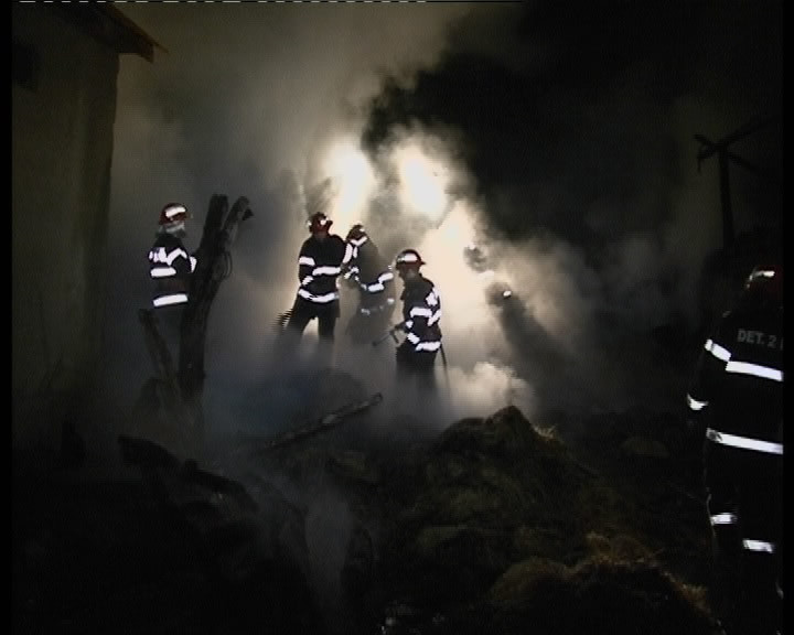 Incendiu mistuitor la Budila, judetul Brasov